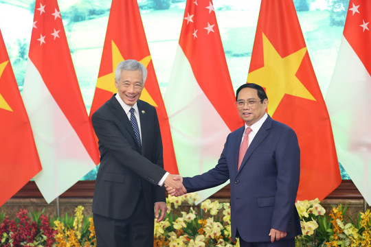 Thủ tướng Singapore: Việt Nam đạt kết quả kinh tế ấn tượng