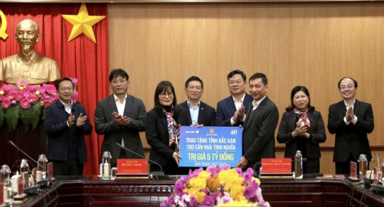 Tập đoàn Bảo Việt hỗ trợ tỉnh Bắc Kạn 5 tỷ đồng xây dựng 100 căn nhà tình nghĩa
