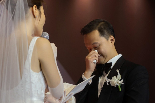 Thân thế đại gia vừa cưới 'ngọc nữ' đa tài của màn ảnh Việt: Doanh nhân có tiếng ở Australia, sính lễ là nhẫn kim cương siêu khủng