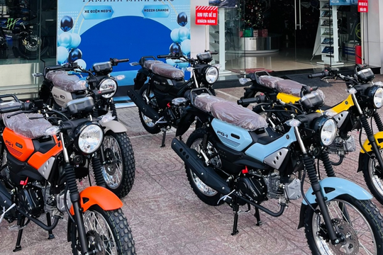 Xe máy Yamaha PG-1 mới ra mắt đã bán chênh giá tại đại lý
