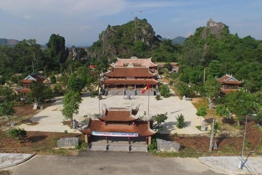 Ngôi chùa nghìn năm tuổi nằm trong hang động của 3 ngọn núi lớn, được xây dựng từ giấc mộng của vị minh quân nhà Lý