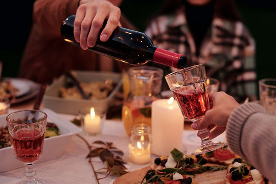Loại rượu cực kỳ được ưa chuộng vào dịp lễ Tết, uống mỗi ngày giúp tăng cường sức khỏe, tốt cho xương và não bộ