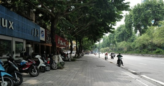 Hà Nội dự kiến thu phí thuê vỉa hè từ năm 2024