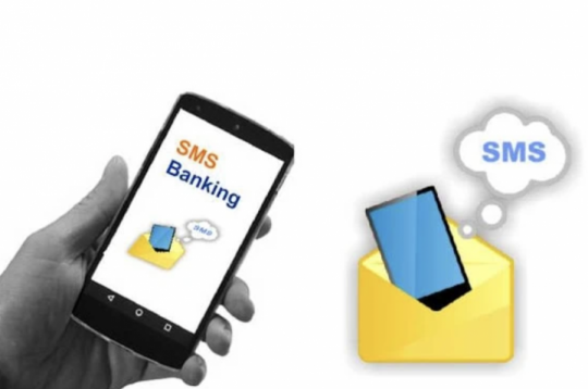 Đua tăng phí SMS: Người dùng ngán ngẩm, ngân hàng nói gì?