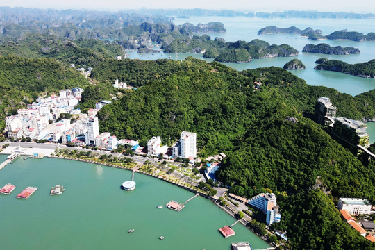 'Chuỗi ngọc xanh' rộng 336km2 có nhiều đảo nhất cả nước, là nơi duy nhất của Việt Nam hội tụ 3 'danh hiệu' quốc gia và quốc tế