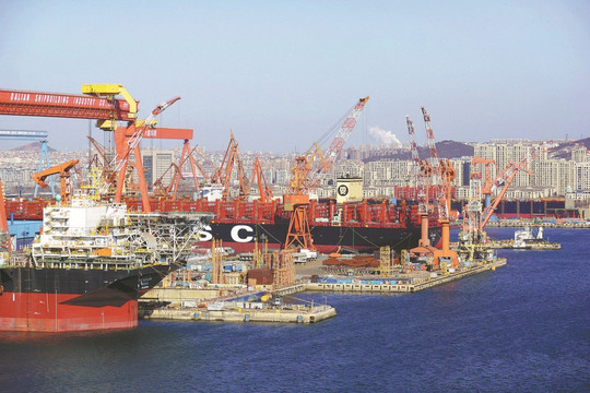 Trung Quốc 'trụ vững' ngôi vương, bất ngờ chiếm 50% sản lượng ngành đóng tàu thế giới