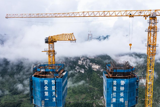 Trung Quốc xây cầu cao nhất thế giới