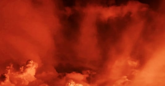 Núi lửa phun trào dữ dội men theo vết nứt địa chất dài 4km, lượng dung nham khủng có thể lấp đầy bể bơi Olympic trong vòng 20 giây
