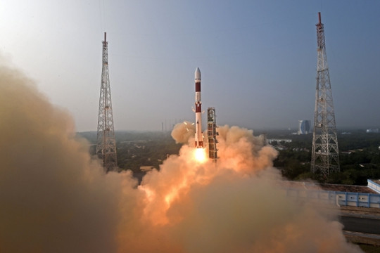 Ấn Độ phóng thành công vệ tinh phân cực tia X vào vũ trụ để nghiên cứu hố đen