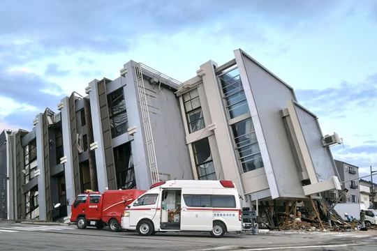 Nhật Bản khẩn trương giải cứu nạn nhân sau động đất