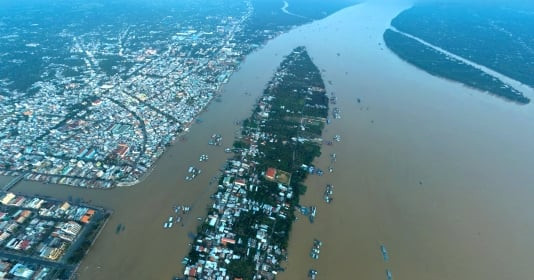 Vùng cù lao từng là nơi biệt lập của những người mắc bệnh phong, nay hàng trăm căn biệt thự mọc san sát, hứa hẹn tương lai 'hóa rồng'