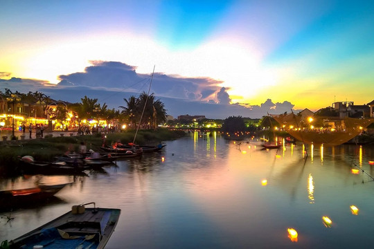 Dòng sông duy nhất của Việt Nam vắt ngang qua 2 di sản văn hoá nhân loại, là một phần quan trọng của khu dự trữ sinh quyển thế giới
