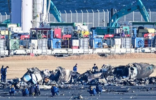 Thêm thông tin về nguyên nhân vụ cháy máy bay ở sân bay Nhật Bản