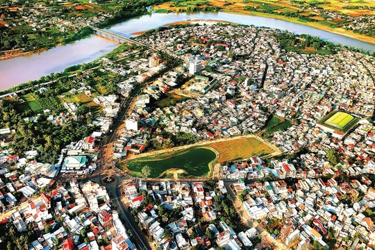 Thành phố miền Trung có tên dài nhất Việt Nam: Tên gọi bắt nguồn từ vương quốc cổ, là nơi có khí hậu khô hạn nhất cả nước