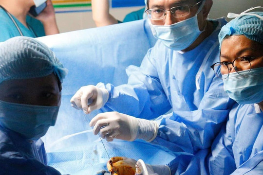 Lần đầu tiên tại Việt Nam, ước mơ 'sửa lỗi trái tim cho bào thai' thành sự thật