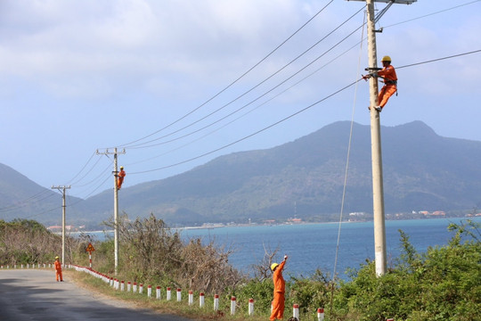 Chính phủ muốn chi hơn 2.500 tỷ đồng từ vốn ngân sách Trung ương cho EVN để kéo điện ra Côn Đảo