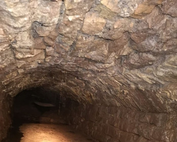 Phát hiện đường hầm từ thời Trung cổ: Được xây dựng bằng gạch kiên cố, có niên đại gần 900 năm tuổi