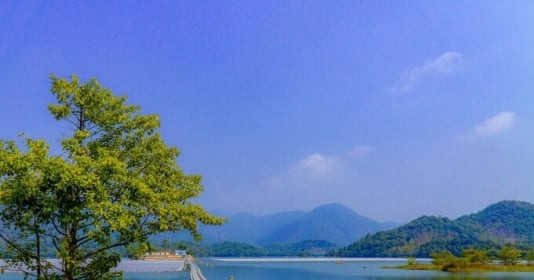 Vùng đất được mệnh danh “viên ngọc” kỳ bí chốn thiên nhiên hoang sơ Việt Nam, nổi tiếng với hai hồ thuỷ điện rộng hàng nghìn ha cùng nhiều con thác hùng vĩ tuyệt đẹp