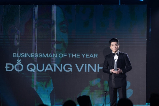 Phó Chủ tịch SHB Đỗ Quang Vinh nhận giải thưởng 'Businessman Of The Year'
