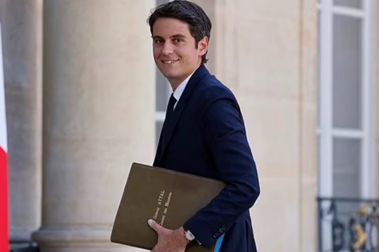 Hình ảnh vẻ đẹp trai, lịch lãm của tân Thủ tướng 34 tuổi, trẻ nhất lịch sử Pháp