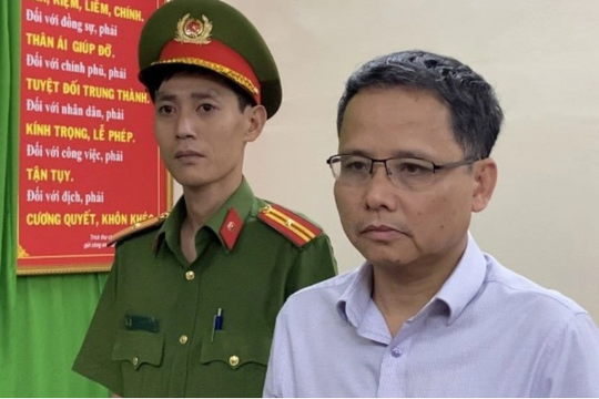 Bắt tạm giam Phó Cục trưởng Cục đăng kiểm Việt Nam