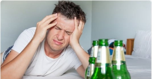 4 sai lầm khi giải rượu gây nguy hiểm đến sức khoẻ nhưng rất nhiều người mắc phải