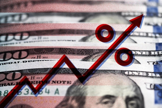 Dow Jones mất hơn 200 điểm, đồng USD tăng vọt vì phát biểu 'diều hâu' của quan chức Fed