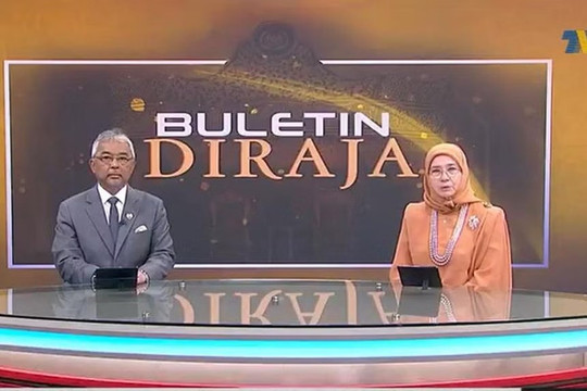 Vua và Hoàng hậu Malaysia dẫn chương trình truyền hình