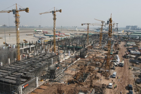 1.600 người tất bật thi công nhà ga T3 sân bay Tân Sơn Nhất