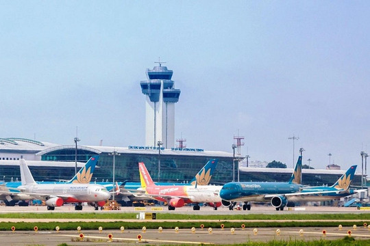 Tiếp tục tăng slot bay tại sân bay Tân Sơn Nhất dịp Tết Nguyên đán