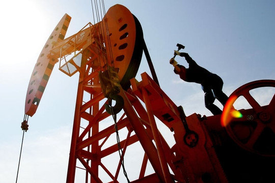 Trung Quốc bất chấp lệnh trừng phạt, biến Nga trở thành nhà cung cấp dầu lớn nhất của quốc gia này trong năm 2023