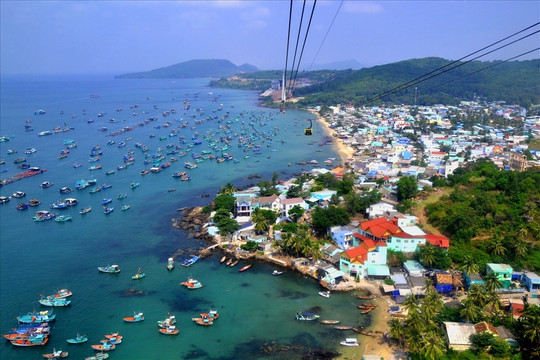 Thành phố đảo đầu tiên của Việt Nam thu ngân sách cao hơn 4 tỉnh cộng lại