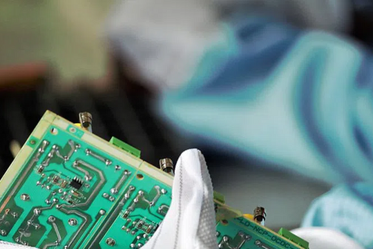 Trung Quốc chi gần 40 tỷ USD mua máy móc sản xuất bán dẫn