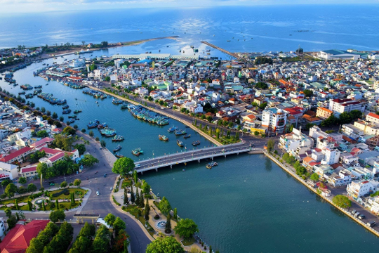 Lộ lý do Bình Thuận tăng trưởng kinh tế thần tốc vượt kế hoạch