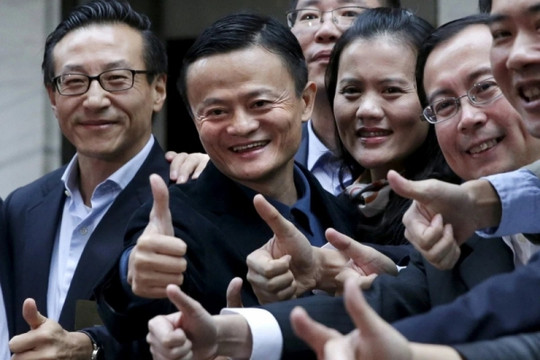 Jack Ma và nhà đồng sáng lập bất ngờ mua lại hơn 200 triệu USD cổ phiếu Alibaba, 'vượt mặt' Softbank trở thành cổ đông lớn nhất