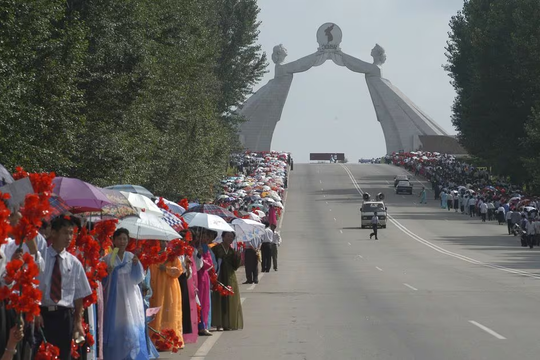Triều Tiên phá dỡ tượng đài tượng trưng cho thống nhất hai miền