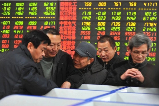 ‘Bầm dập’ bởi thị trường chứng khoán, người Trung Quốc đổ xô vào Bitcoin bất chấp lệnh cấm