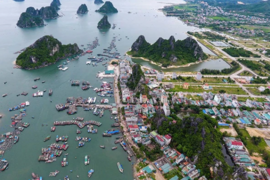 Huyện duy nhất của Việt Nam có cao tốc, sân bay và cảng biển, sắp 'cất cánh' lên thành phố