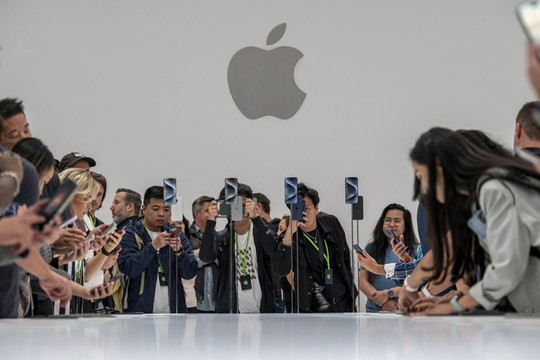 iPhone lần đầu tiên vươn lên vị trí số 1 ở Trung Quốc bất chấp nhiều thách thức