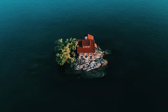 Hòn đảo nhỏ nhất thế giới có sự sống, chỉ đủ sức chứa 1 người duy nhất