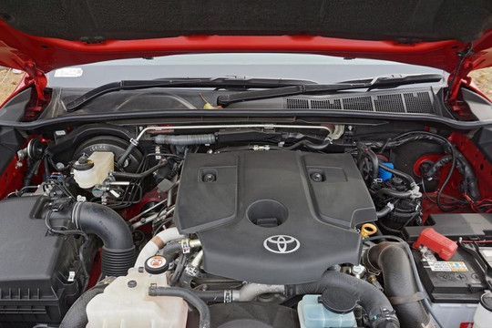 Phát hiện bất thường ở động cơ diesel, Toyota phải tạm dừng vận chuyển xe