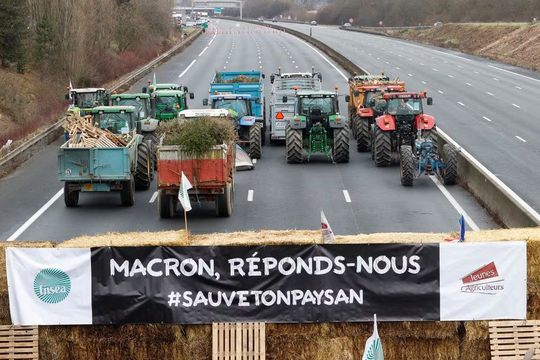 Làn sóng biểu tình của nông dân lan khắp EU