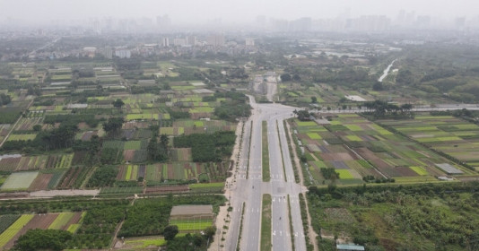 Cận cảnh tuyến đường 10 làn xe, là 'huyết mạch' kết nối 5 quận, huyện Hà Nội