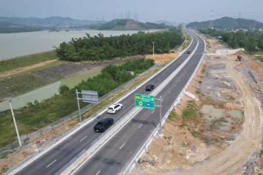 Trước thềm cao điểm Tết Nguyên đán 2024, 8 tuyến cao tốc được nâng tốc độ lên 90km/h