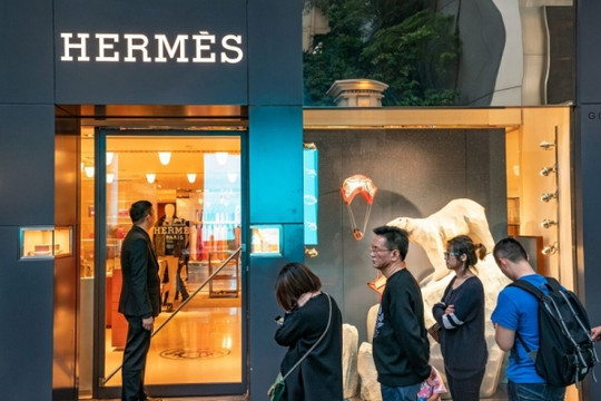 Hermes mở rộng ở Hồng Kông, đặt cược vào sự trở lại của những người mua sắm hàng xa xỉ