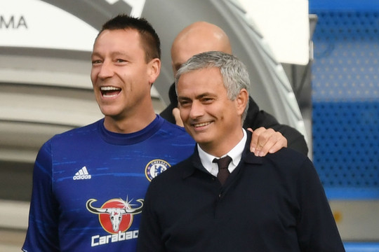 Chelsea được kêu gọi trảm Pochettino, chọn Mourinho và John Terry