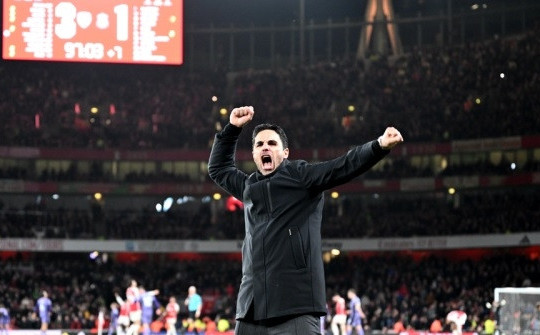 HLV Arteta bị chê trách ăn mừng như Arsenal vô địch Premier League