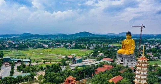Ngôi chùa ở Hà Nội sở hữu đại tượng Phật 72m cao nhất Đông Nam Á, phần đế rộng hơn 1.200m2, có trái tim ngọc bích nguyên khối nặng hơn 1 tấn