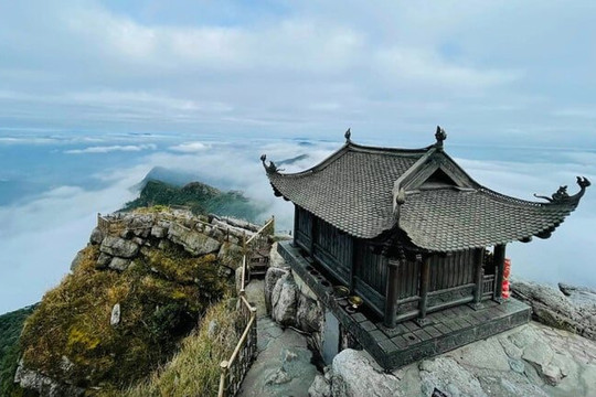 Điểm tên những ngôi chùa miền Bắc đẹp nổi tiếng để đi du xuân Tết Nguyên đán 2024