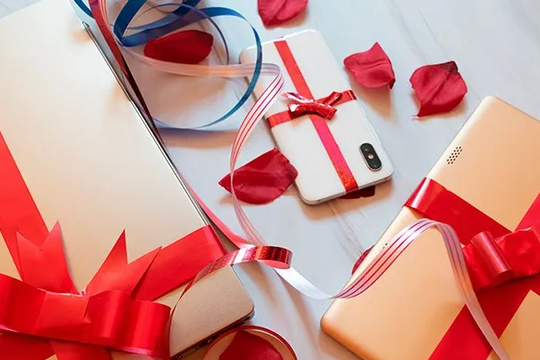 7 món quà Valentine 2024 thiết thực cho người yêu công nghệ